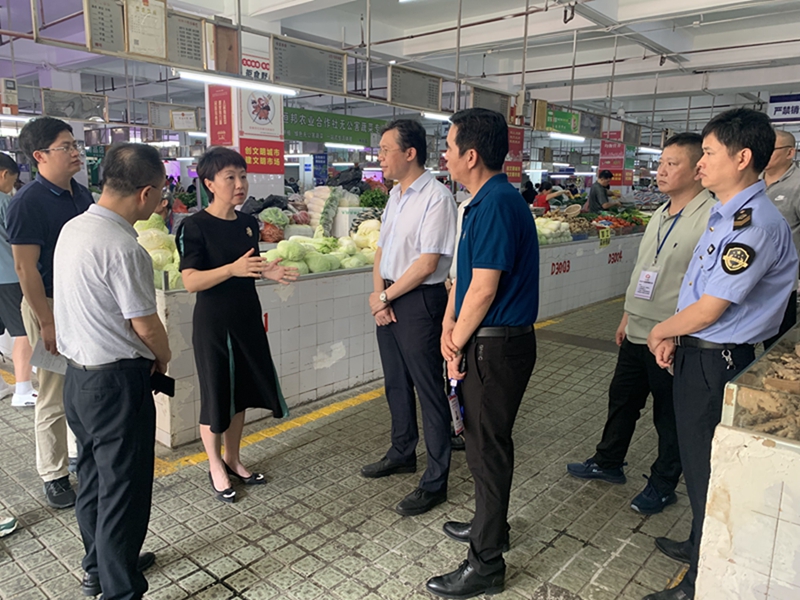 /QJ_095413518582.jpg 到水街市場督查創“雙城”工作.jpg