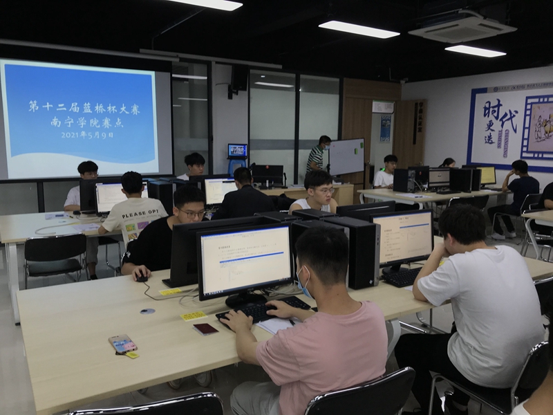 /QJ_097931773607.jpg 比賽現(xiàn)場.jpg