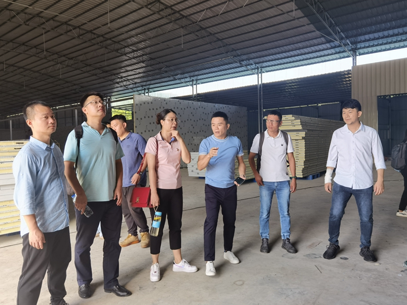 調研橫州分公司配送基地建設情況.jpg