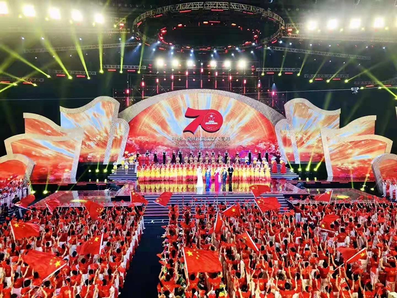 /QJ_786629914236.jpg 3.南寧市慶祝中華人民共和國成立70周年群眾文化活動暨第21屆南寧國際民歌藝術節“大地飛歌·2019”.jpg