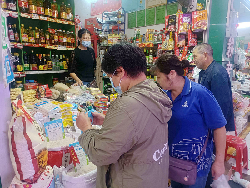 /QJ_633734522857.jpg 糧油供應充足(拍攝:陳斌).jpg